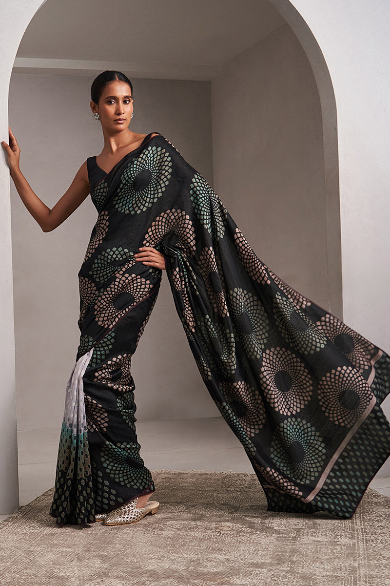 Chenab Maheshwari Block Printed Flip Pallu Saree - Black_Green