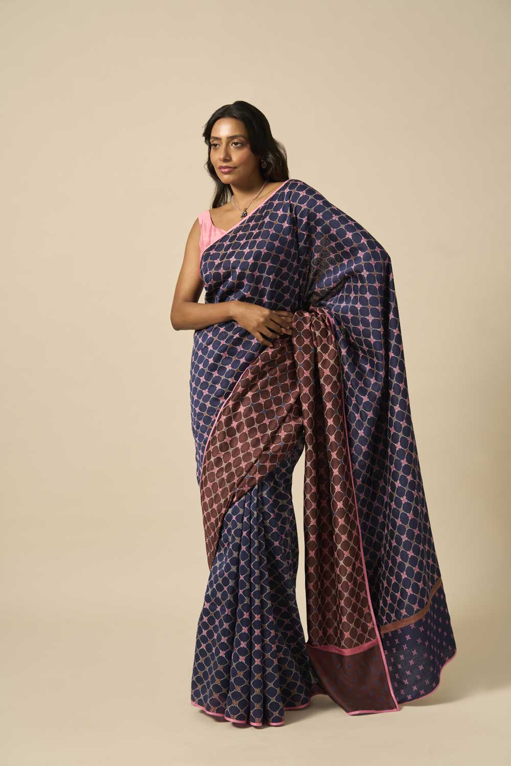 Kaveri Indigo Brown Maheshwari Hand Blockprinted Flip Pallu saree
