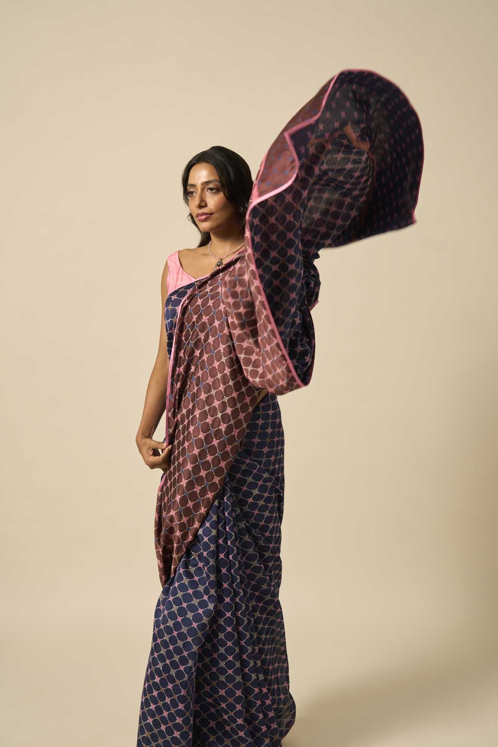 Kaveri Indigo Brown Maheshwari Hand Blockprinted Flip Pallu saree