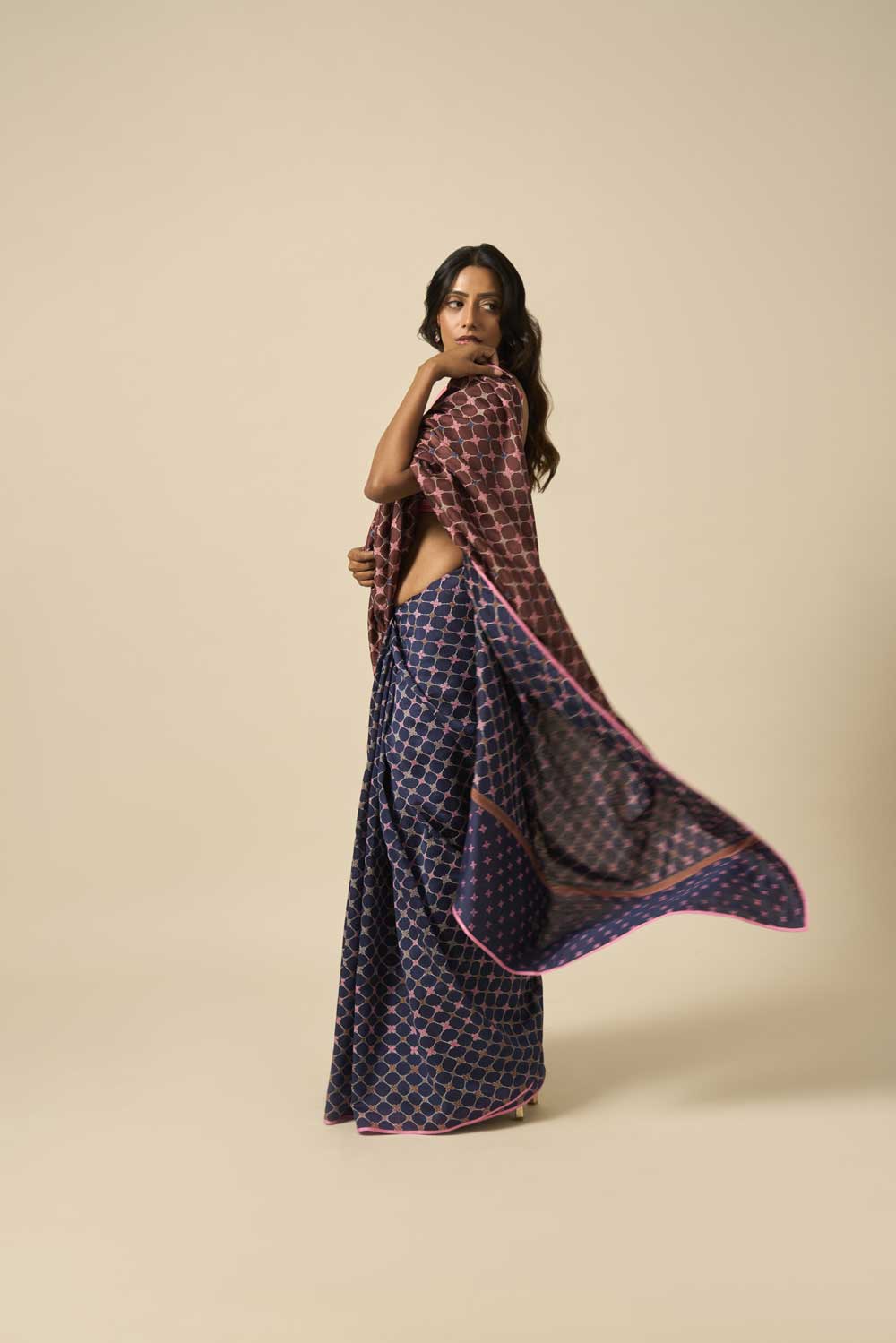 Kaveri Indigo Brown Maheshwari Hand Blockprinted Flip Pallu saree