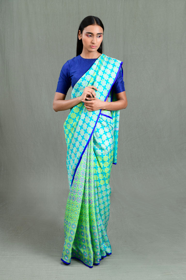 Spirograph Flower Mulberry Silk Saree