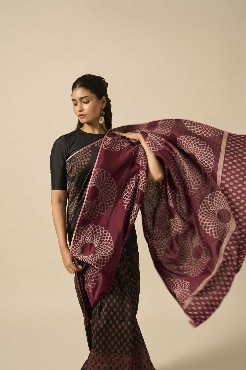 Narmada Black maroon Maheshwari Hand Blockprinted Flip Pallu saree