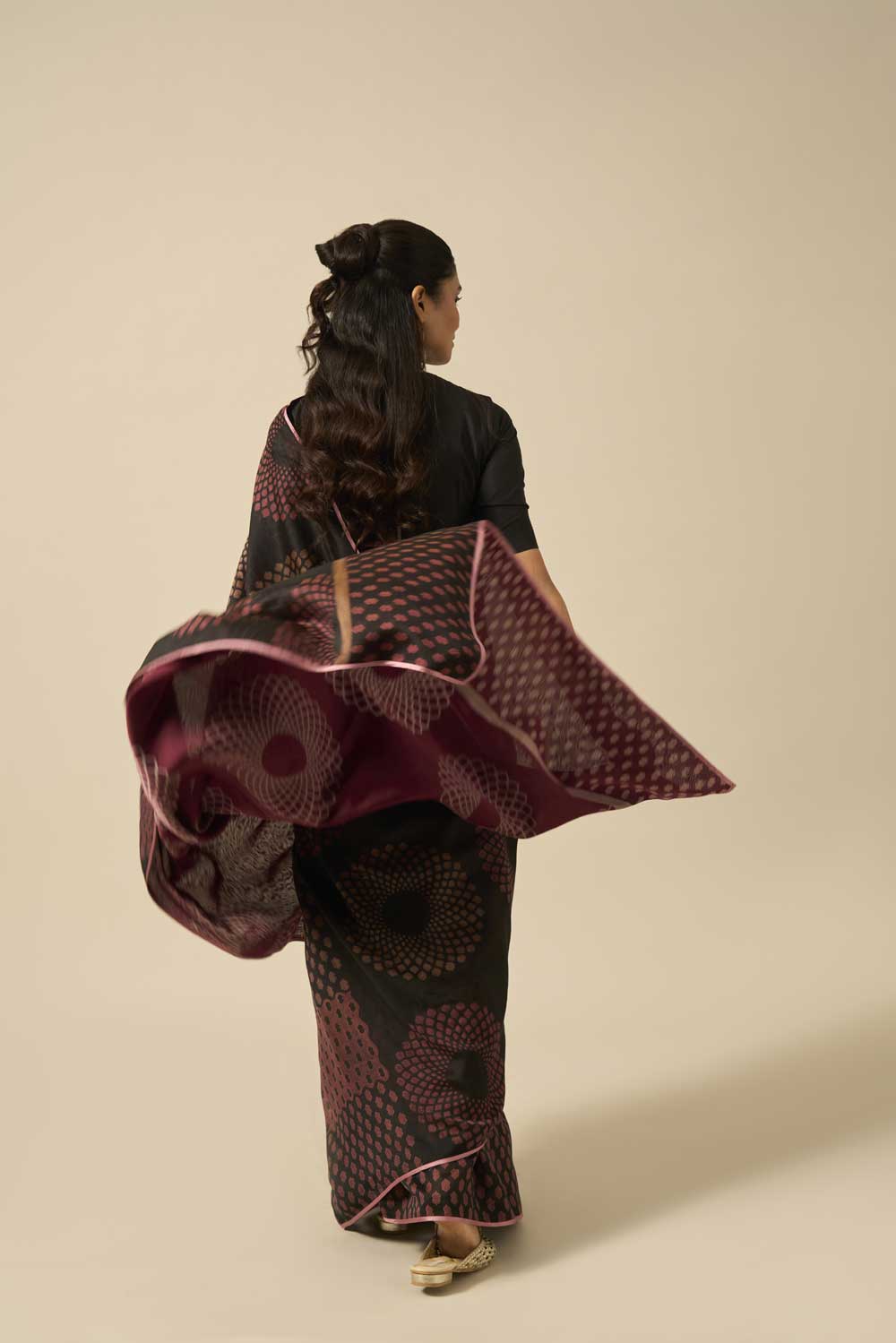 Narmada Black maroon Maheshwari Hand Blockprinted Flip Pallu saree