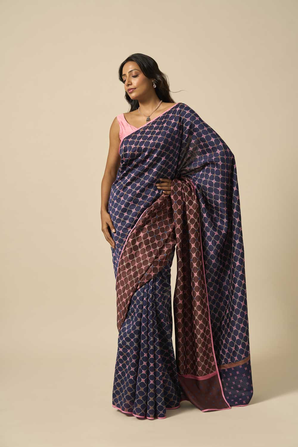 Kaveri Indigo Brown Maheshwari Hand Blockprinted Flip Pallu saree