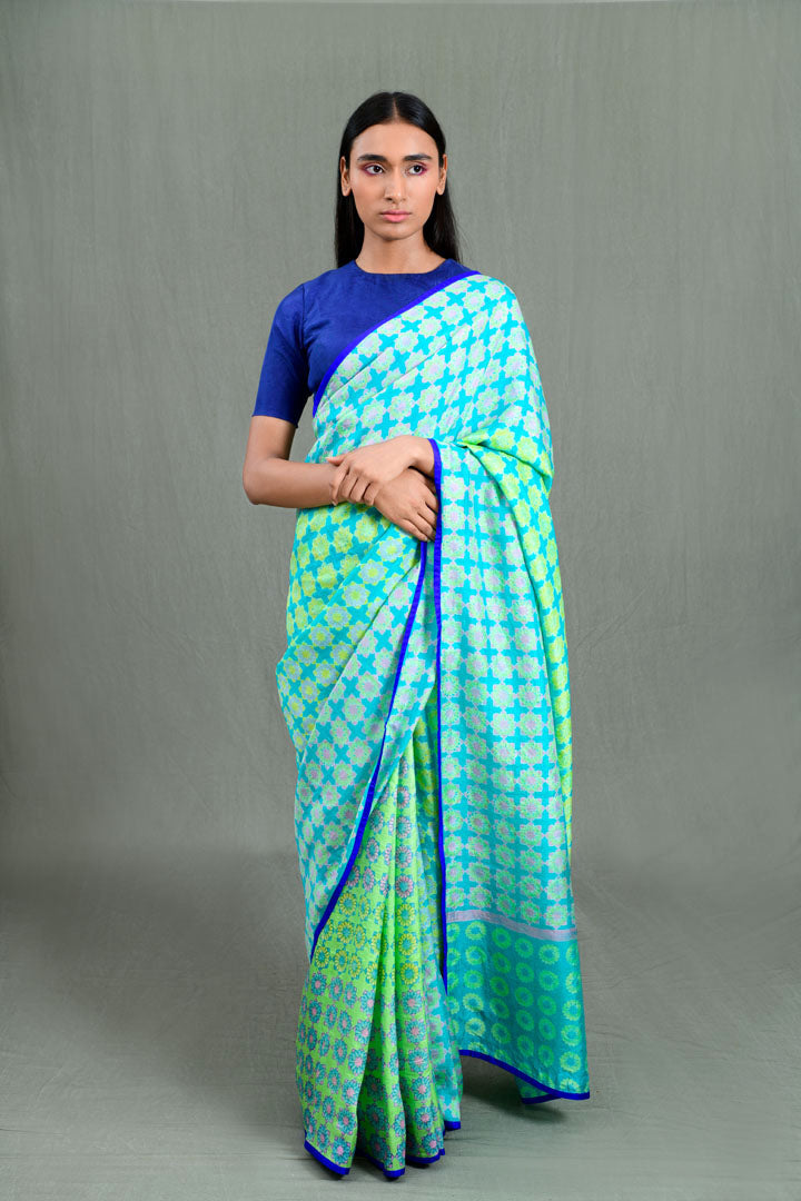 Spirograph Flower Mulberry Silk Saree