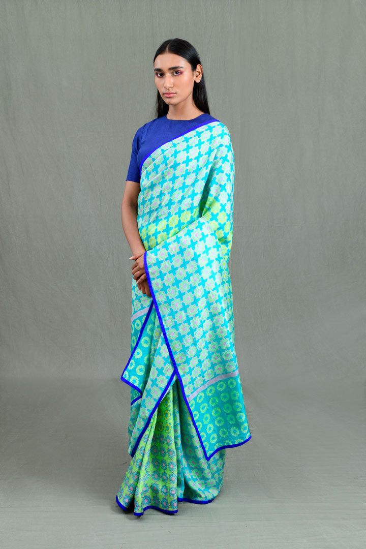 Spirograph Flower Mulberry Silk Saree